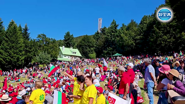 Послания за обединение в лявото политическо пространство бяха отправени на събора на БСП под връх Бузлуджа