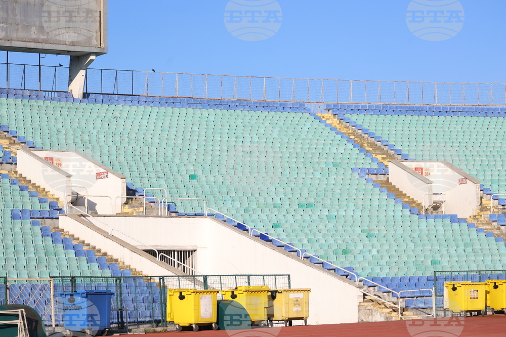 Футбол - ЦСКА - Хебър - празни трибуни