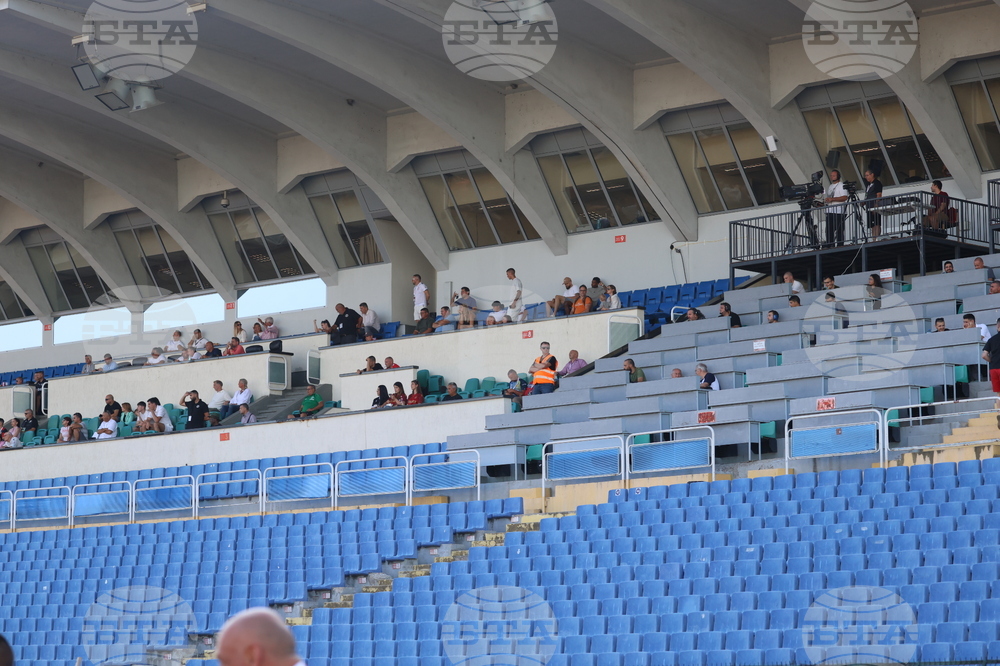 Футбол - ЦСКА - Хебър - празни трибуни