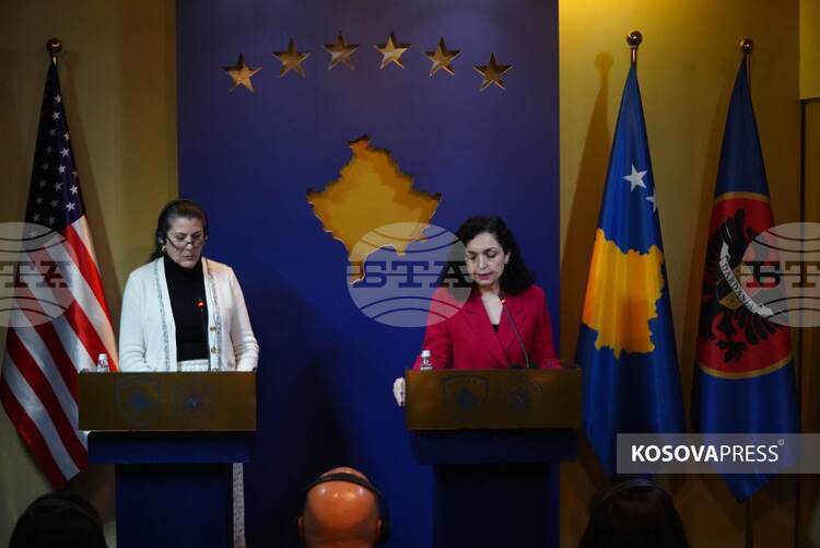 БТА :: КосоваПрес: Президентката на Косово Османи моли USAID за ...
