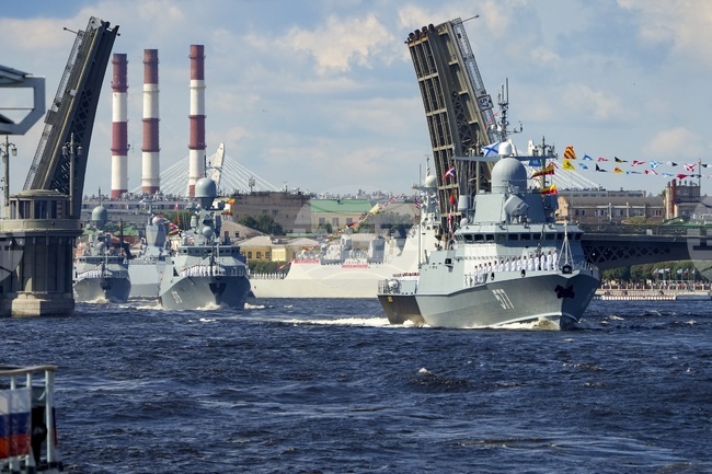 Русия отмени голям военноморски парад "от съображения за сигурност"