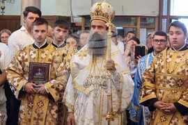 Дупница - патриарх Даниил - храм - Света литургия - стадион - освещаване