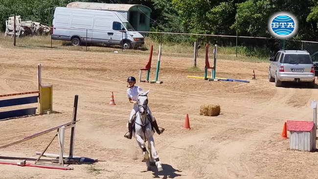 Конни състезания и състезание „Скачане и каране“ имаше във Вършец за празника на общината