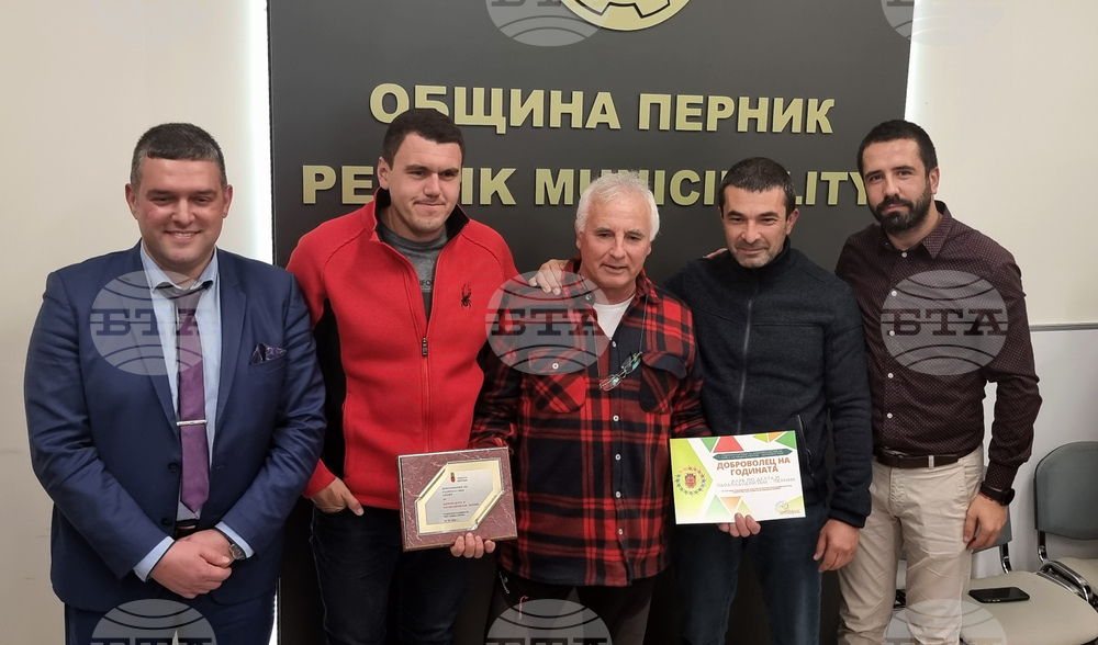Клубът по делта и парапланеризъм в Перник получи отличие за доброволчество
