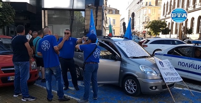 Има дискриминация в заплащането в Изпълнителна агенция „Автомобилна администрация“, каза за БТА Александър Иванов от КТ „Подкрепа“