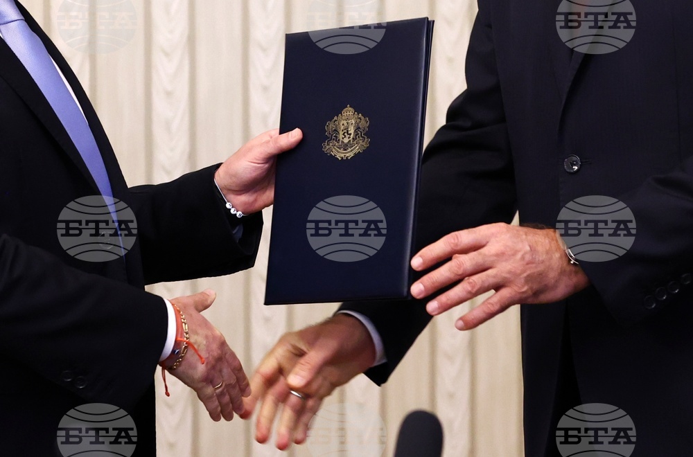 Румен Радев - "Има Такъв Народ" - мандат