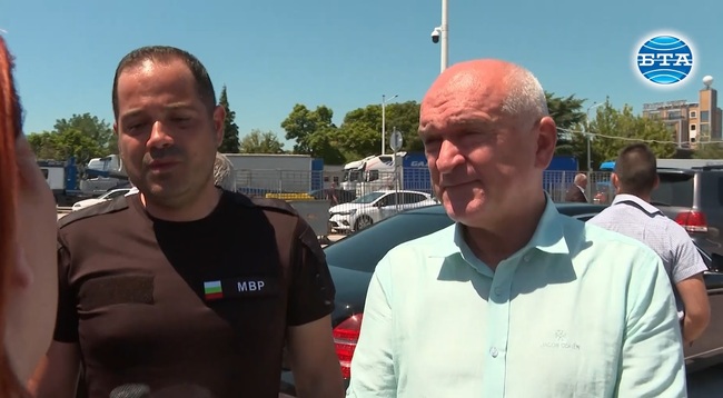 Периодично се получава информация, че се образуват тапи на граничен пункт „Кулата“, съобщи служебният премиер Димитър Главчев