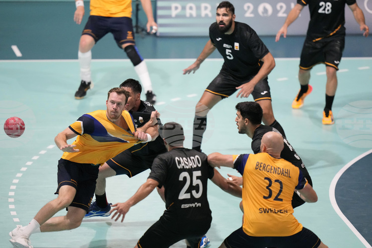 Norge påførte de olympiske mesterne Frankrike et nytt nederlag i håndballturneringen for menn, Tyskland og Danmark tok ytterligere seire