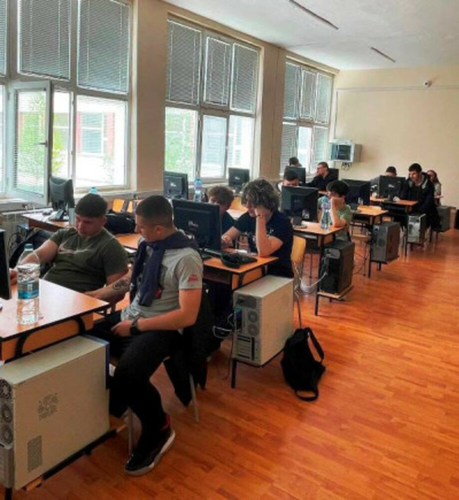 В дванадесет училища в Разградска област започва изграждане на STEM среда