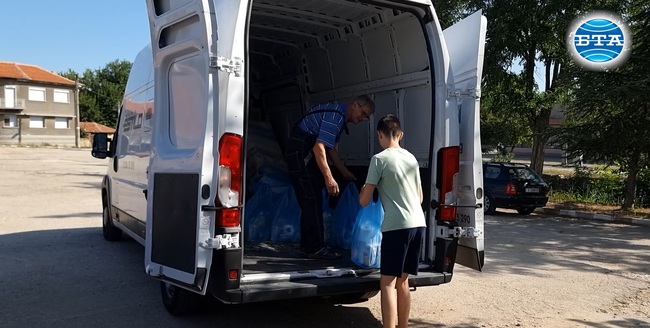 Димитровградското село Воден изпрати към опожареното село Воден в Ямболско дарение и послание за надежда