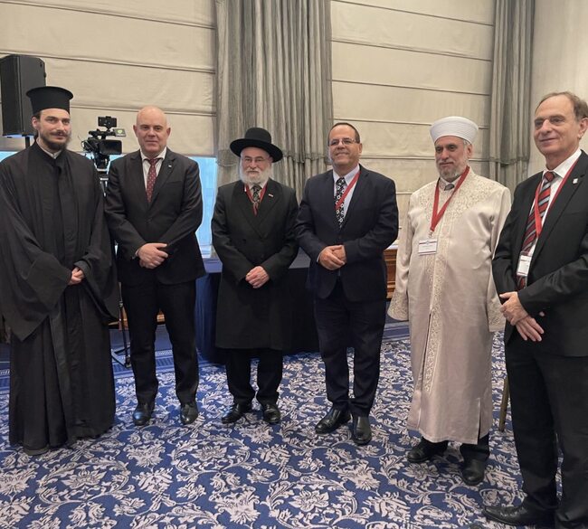 Прокуратура на Република България: Главният равин на Нидерландия Бенямин Яков пред участниците в Международната конференция „STOP HATE SPEECH“: С езика може да съживиш някого, може и да го убиеш