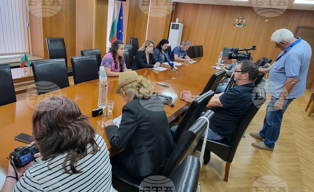 Община Шумен ще направи всичко възможно да кандидатства по проект за осигуряване на алтернативни водоизточници, каза зам.-кметът Даниела Русева