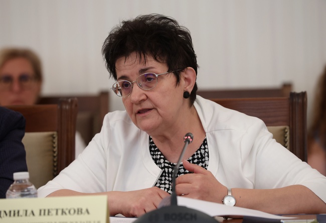 Министър Людмила Петкова каза, че писмото с въпроси, цитирано от Джевдет Чакъров, е получено вчера в деловодството на Министерството на финансите