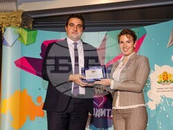 ММС награди победителите в конкурса „Мисията доброволец - (не)възможна“