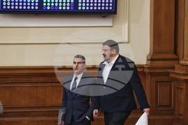 Парламент - извънредно заседание