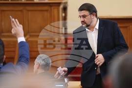 Парламент - извънредно заседание
