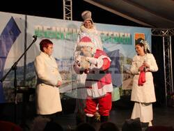 На 5 декември на пл. „Сава Младенов“ в гр. Тетевен грейна коледната елха, което символично постави началото на коледните и новогодишни празници в общината