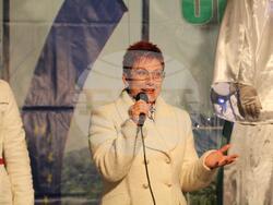 На 5 декември на пл. „Сава Младенов“ в гр. Тетевен грейна коледната елха, което символично постави началото на коледните и новогодишни празници в общината