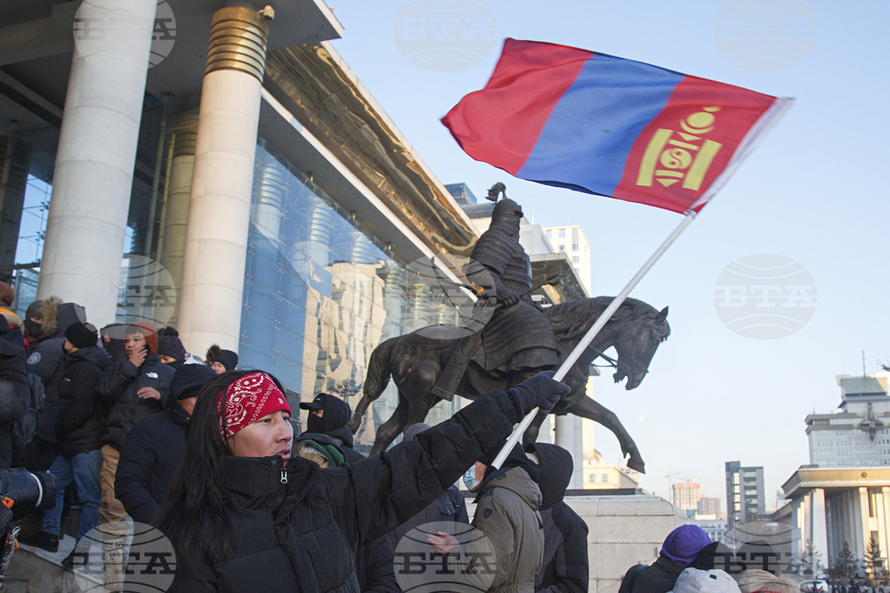Съд в Монголия забрани на бивш министър на отбраната да напуска страната