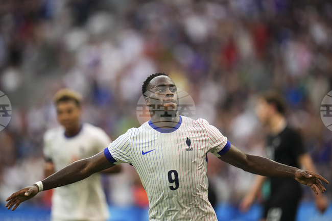 Нотингам Форест ще плати 30 милиона евро за френския нападател на Рен Арно Калимюендо