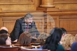 Парламент - извънредно заседание