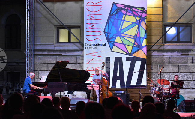 Музиканти от шест държави участват в 34-тото издание на Международния джаз фестивал „Варненско лято“