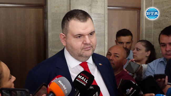 Президентът е разцепил ДПС, според Делян Пеевски
