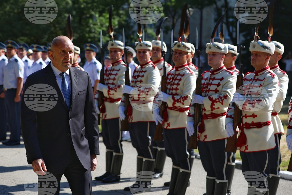 Военна академия - дипломи - връчване