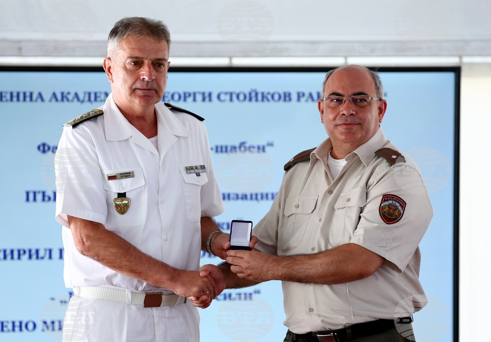 Военна академия - дипломи - връчване