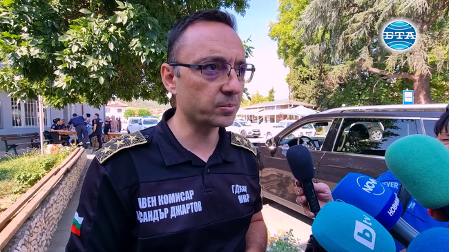 Към момента няма застрашени населени места, каза главен комисар Александър Джартов за пожара в Струмяни