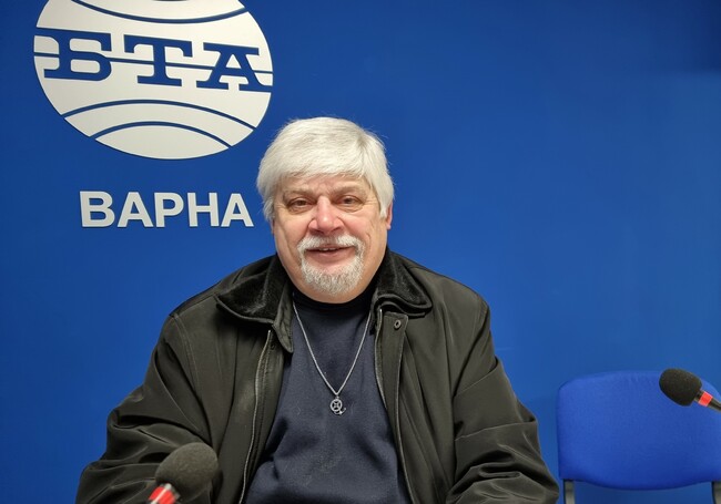 Морето е голям любовник и тънък психолог, казва капитан Борислав Арнаудов