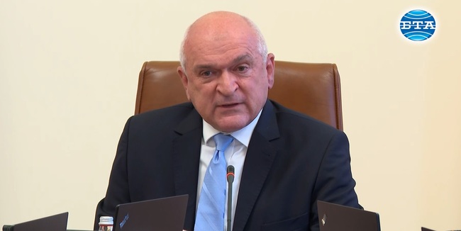 Пожарната обстановка продължава да е сложна, заяви министър-председателят Димитър Главчев