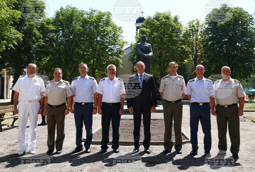 Военна академия - дипломи - връчване