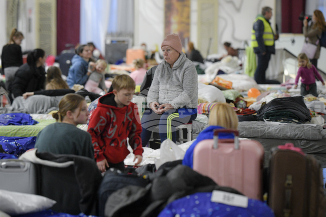 Украйна иска да отвори още 11 пункта за преминаване през границата си с Румъния, за да улесни украинския износ