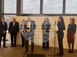 Министърът на културата проф. Велислав Минеков откри днес в Националния дворец на културата 49-ия Софийски международен панаир на книгата 