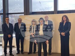 Министърът на културата проф. Велислав Минеков откри днес в Националния дворец на културата 49-ия Софийски международен панаир на книгата 