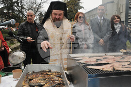 Бургас - Никулден - освещаване на никулденската трапеза