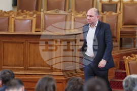Парламент - извънредно заседание