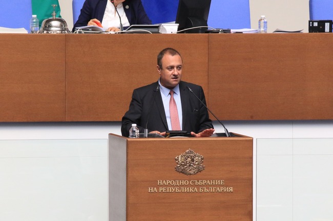 Иван Иванов към сглобката: Казахте на българските земеделци, че остават без пари