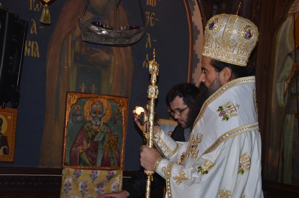 Община Видин: На Никулден във Видин запалиха светлините на сребърното кандило-кораб в митрополитската църква