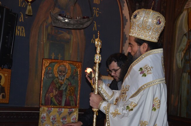 Община Видин: На Никулден във Видин запалиха светлините на сребърното кандило-кораб в митрополитската църква