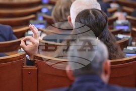 Парламент - извънредно заседание