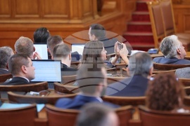 Парламент - извънредно заседание