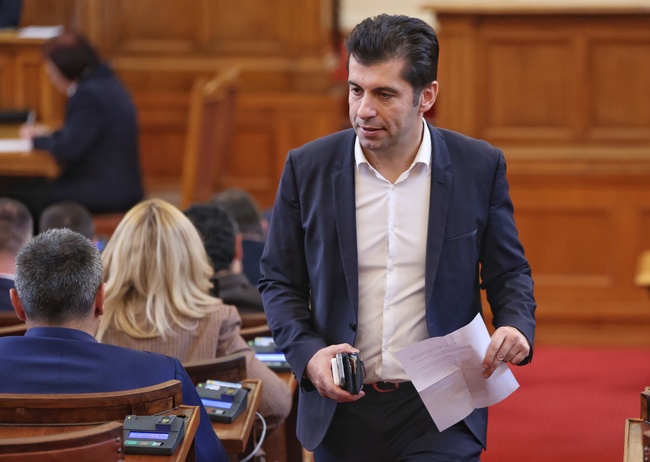 Хубаво е всички партии да кажат дали биха подкрепили правителство на ГЕРБ, не трябва да се заиграват с кворума, каза Кирил Петков