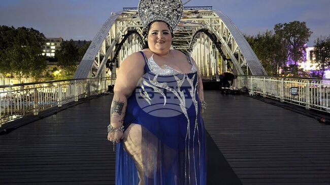 Четирима души бяха осъдени във Франция за кибертормоз над френска музикантка, участвала в церемонията за откриване на Олимпийските игри в Париж