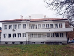 Снимка: Община Банско - обновена поликлиника