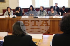Народно събрание - детска болница - консултативна среща