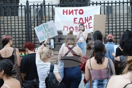 "Нито една повече" - протест срещу насилието над жени