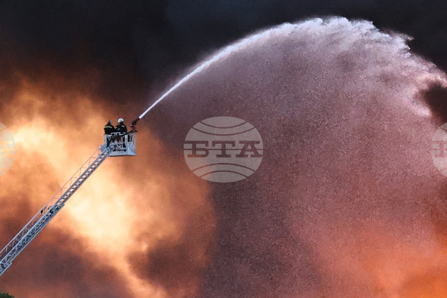 Общо 45 пожара са потушени през изминалото денонощие в страната, загинала е жена, а друга е пострадала