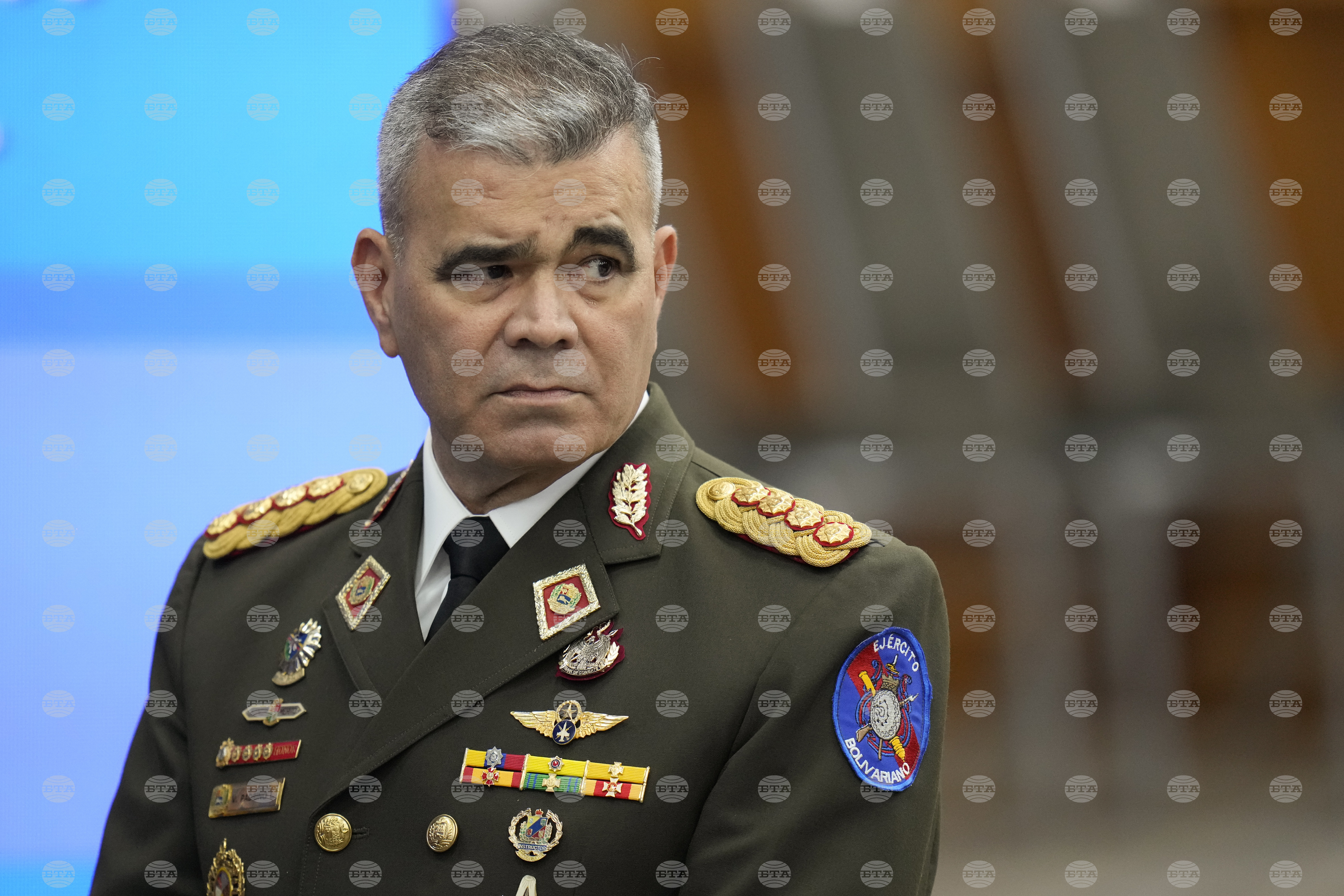 Министърът на отбраната на Венецуела заяви, че неговата държава ще се съпротивлява на присъствието на чужди военни; представител на щаба на Мачадо каза кои са били целите на американските удари